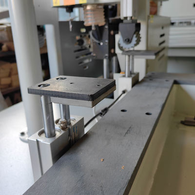맞춤형 CNC 문 잠금 구멍 뚫기 기계 목재 문 PMD2800 중량