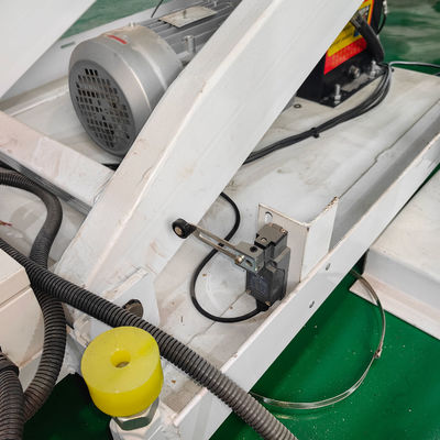 실제 부하 1500kg PDL01 3kw 380v / 50hz 롤러 장치와 함께 수압 전기 리프팅 테이블