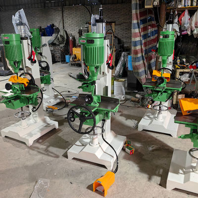 110mm 최대. 사각형 굴착 솔루션을위한 모르티즈 깊이 목조 작업 텐닝 머신