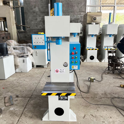홈 애플리케이션 Y41-30T 정밀 CNC 소형 수직 수압 압력 4kW 전력