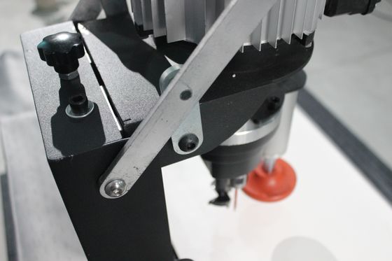 목조 작업장에서 0-40mm 깊이 구멍을 뚫기 위한 휴대용 힌지 홀 보어 머신