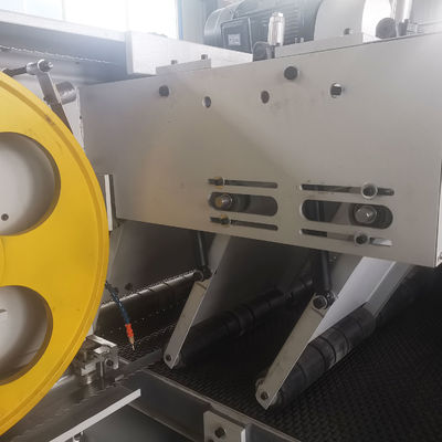 수평 400mm 목재 밴드 톱mill 자동 공급 속도와 정밀 절단