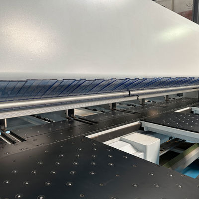 산업 정밀도와 4500kg 무게의 맞춤형 전압 CNC 목재 절단 기계