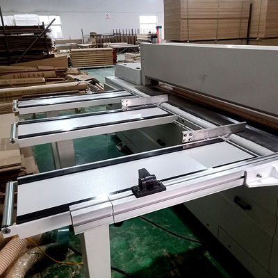 목재 작업 장비 자동 철톱 CNC 5200mm * 3900mm * 1700mm 사양