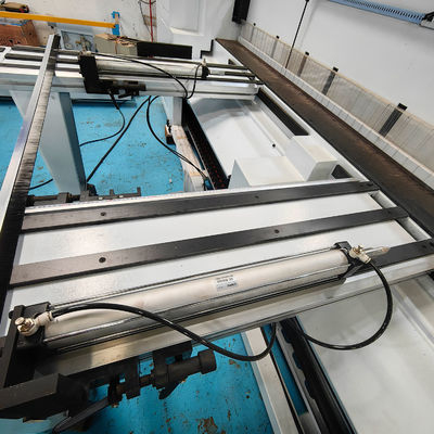 3800 KG MJ6230B CNC 수평 자동 목재 작업 목재판 절단용 빔 톱