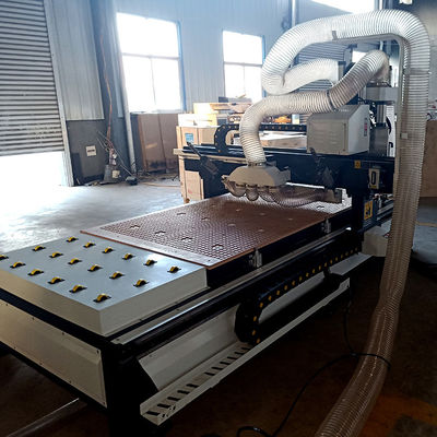 최대 작업 속도 25000mm/min 1300×2500mm 작업 테이블 크기 목조 CNC 라우터