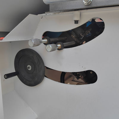 2300mm 슬라이딩 테이블 길이 고 정밀 패널 목조 작업 자르는 PVC 보드