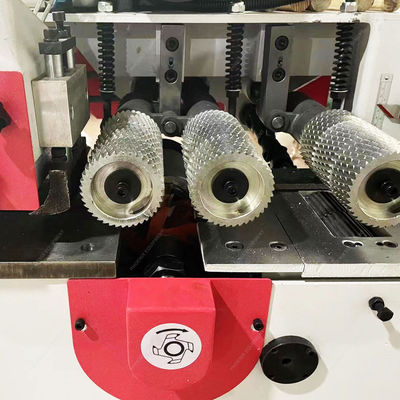 700 KG 목재 막대 둥글기 목재 둥글기 위한 자동 CNC 프레싱 기계