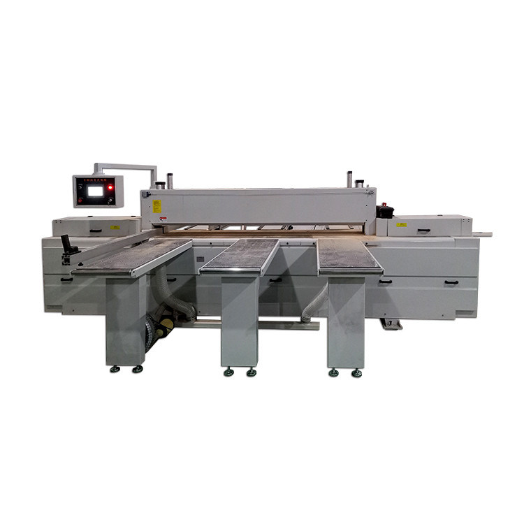목재 작업 장비 자동 철톱 CNC 5200mm * 3900mm * 1700mm 사양
