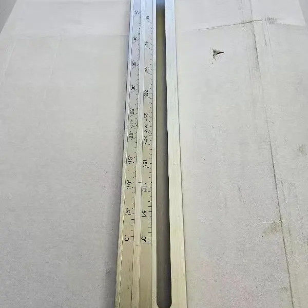 작동하기 쉬운 45도 직선 선제 정밀 패널 톱과 슬라이딩 테이블 톱